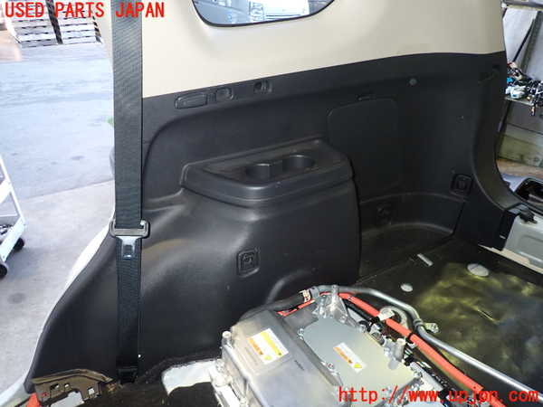 2UPJ-24257675]アウトランダーPHEV(GG3W)右リアピラートリム 中古_m0002.jpg