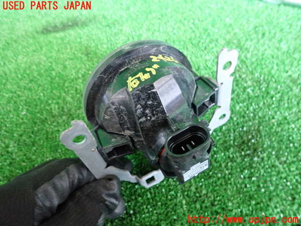 2UPJ-24261180]アウトランダーPHEV(GG2W)右フォグ 中古_m0002.jpg