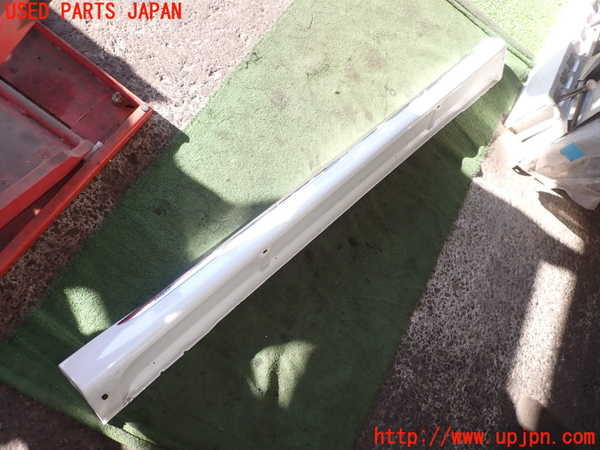 2UPJ-24261390]アウトランダーPHEV(GG2W)右サイドステップ 中古_m0001.jpg