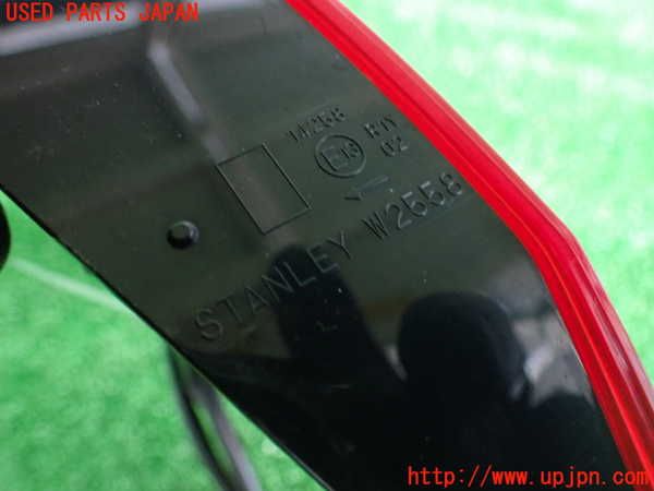 2UPJ-24261552]アウトランダーPHEV(GG2W)左リアフィニッシャー 中古_m0003.jpg