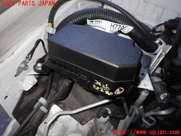 2UPJ-24266742]アウトランダーPHEV(GG2W)ヒューズボックス2 中古_m0001.jpg
