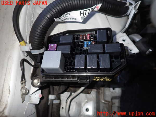 2UPJ-24266742]アウトランダーPHEV(GG2W)ヒューズボックス2 中古_m0002.jpg