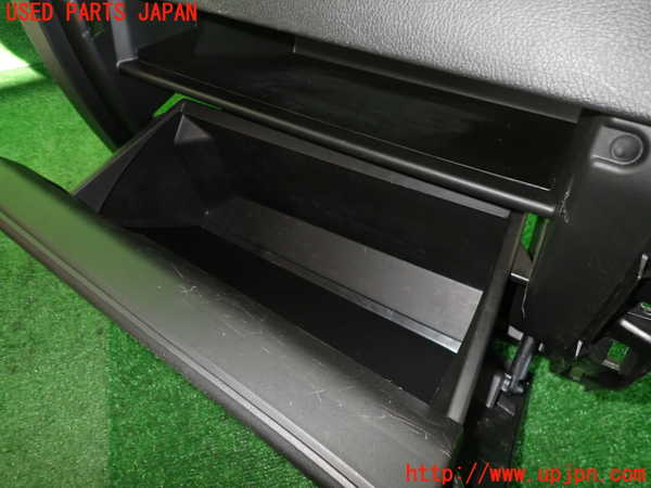 2UPJ-24267516]アウトランダーPHEV(GG2W)グローブボックス1 中古_m0003.jpg