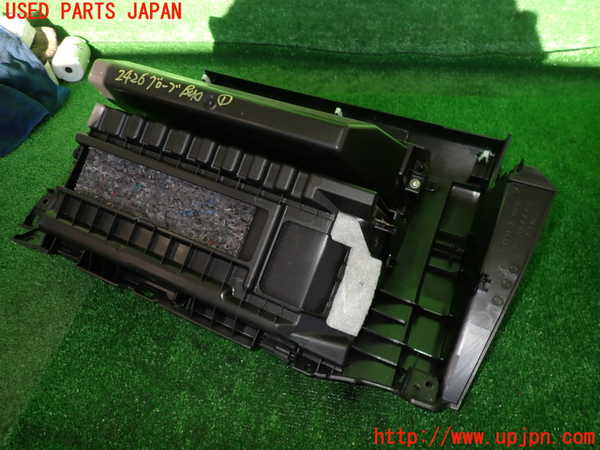 2UPJ-24267516]アウトランダーPHEV(GG2W)グローブボックス1 中古_m0004.jpg