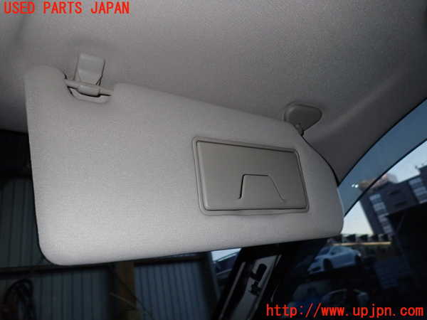 2UPJ-24267625]アウトランダーPHEV(GG2W)室内サンバイザー右側 中古_m0002.jpg