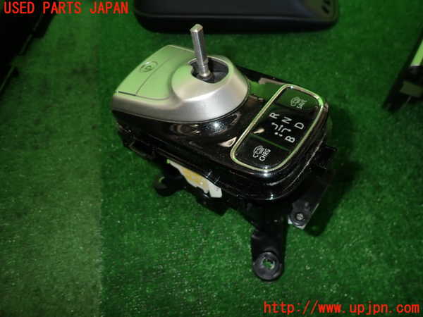2UPJ-24267555]アウトランダーPHEV(GG2W)ATシフトレバー 中古_m0001.jpg
