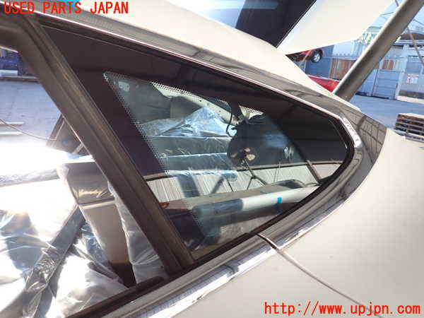 2UPJ-24281382]テスラ・モデル S(SWL2S2A)左クォーターガラス (43R-008010) 中古_m0001.jpg