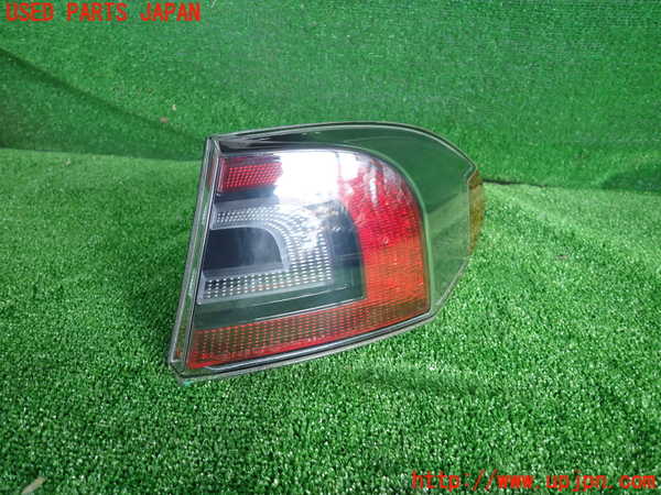 2UPJ-24281530]テスラ・モデル S(SWL2S2A)右テールランプ 中古_m0001.jpg