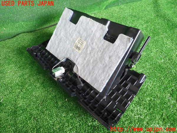 2UPJ-24287516]テスラ・モデル S(SWL2S2A)グローブボックス1 中古_m0002.jpg