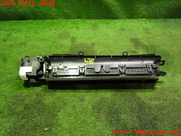 2UPJ-24297527]テスラ・モデル Y(YL1YT)エアコン吹き出し口2 (左) 中古_m0002.jpg