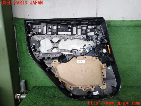 2UPJ-24291294]テスラ・モデル Y(YL1YT)右後ドア内張り 中古_m0002.jpg