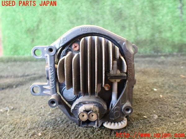 1UPJ-24301182]ハリアー ハイブリッド(AVU65W)左フォグ 中古_m0003.jpg