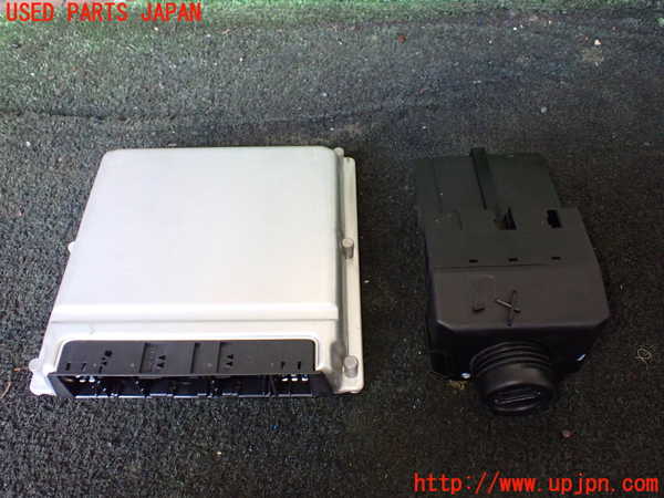 1UPJ-24316110]ベンツ ビアノ W639(Viano)(639811)エンジンコンピューター 中古_m0004.jpg