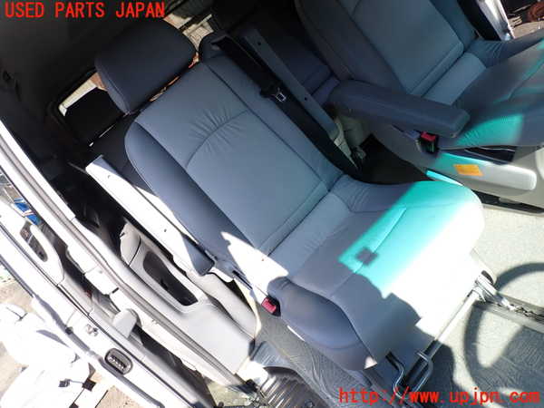 5UPJ-24317145]ベンツ ビアノ W639(Viano)(639811)右2列目シート 中古_m0001.jpg