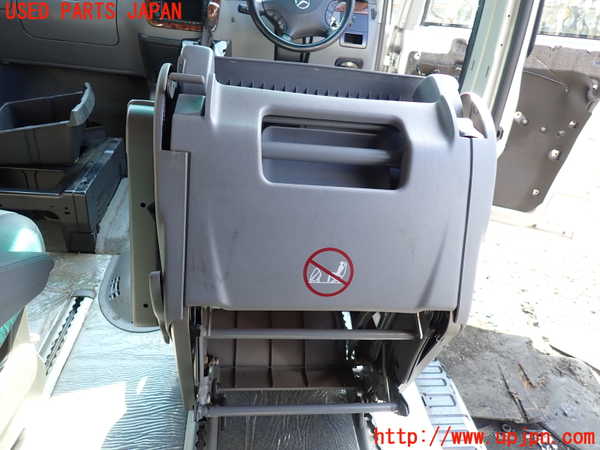 5UPJ-24317145]ベンツ ビアノ W639(Viano)(639811)右2列目シート 中古_m0005.jpg