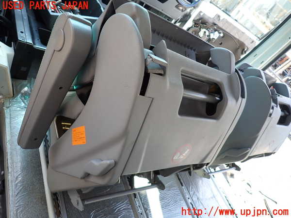 5UPJ-24317175]ベンツ ビアノ W639(Viano)(639811)左2列目シート 中古_m0005.jpg