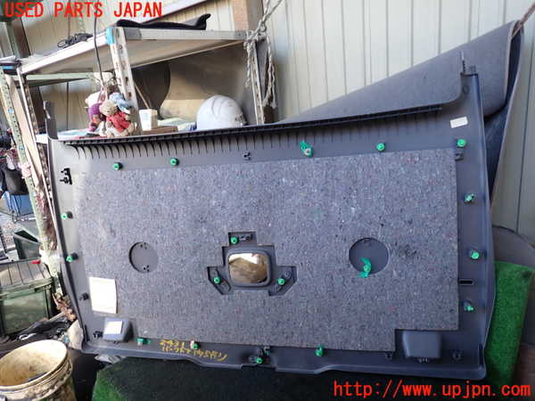 5UPJ-24311578]ベンツ ビアノ W639(Viano)(639811)バックドア内張り 中古_m0005.jpg