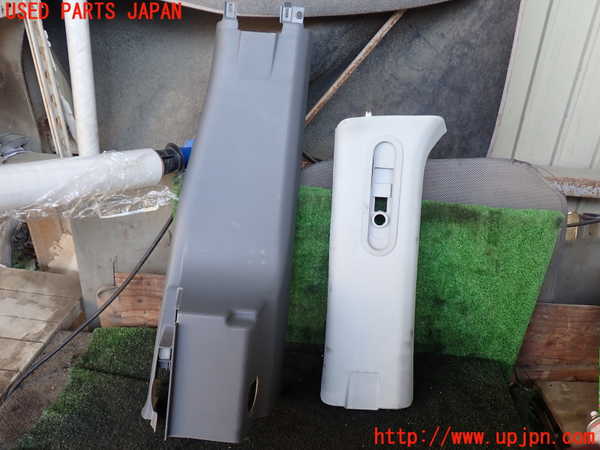 5UPJ-24317665]ベンツ ビアノ W639(Viano)(639811)右センターピラートリム 中古_m0001.jpg