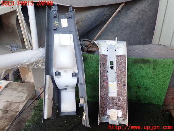 5UPJ-24317665]ベンツ ビアノ W639(Viano)(639811)右センターピラートリム 中古_m0002.jpg