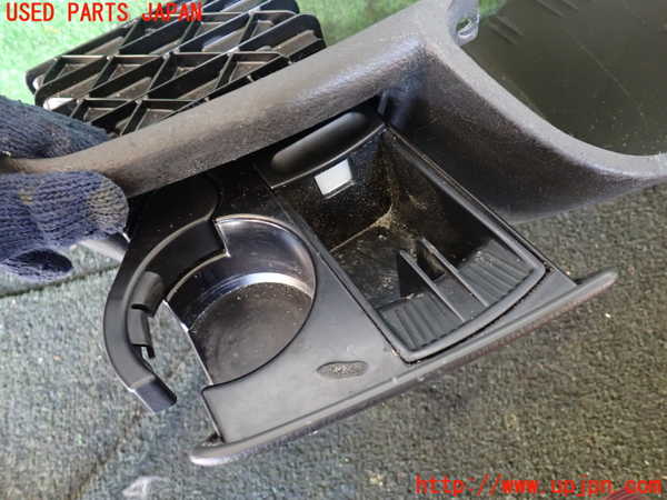 5UPJ-24317810]ベンツ ビアノ W639(Viano)(639811)ドリンクホルダー 中古_m0002.jpg