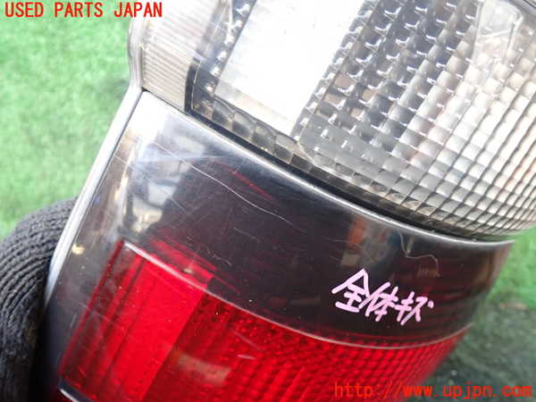 1UPJ-24321536]ハイエースワゴン100系(KZH100G)左テールランプ 中古_m0002.jpg