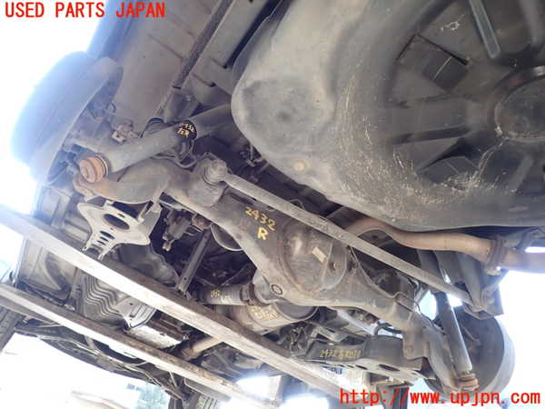 5UPJ-24324400]ハイエースワゴン100系(KZH100G)リアデフホーシング 中古_m0001.jpg