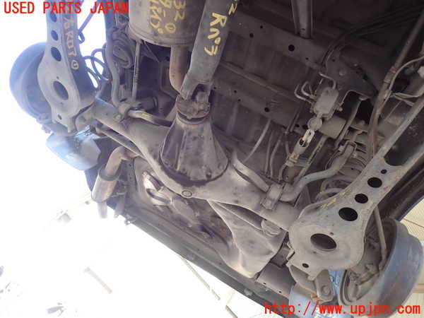 5UPJ-24324400]ハイエースワゴン100系(KZH100G)リアデフホーシング 中古_m0002.jpg