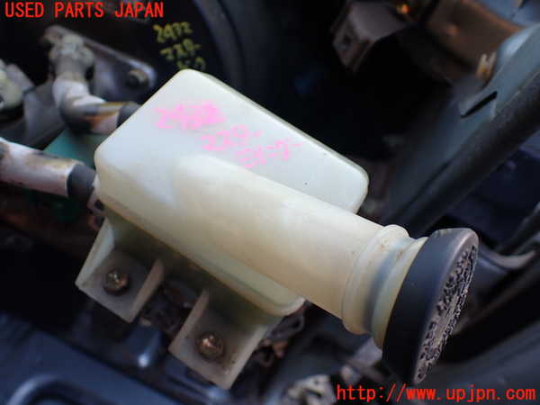 5UPJ-24324050]ハイエースワゴン100系(KZH100G)ブレーキマスターシリンダー 中古_m0003.jpg