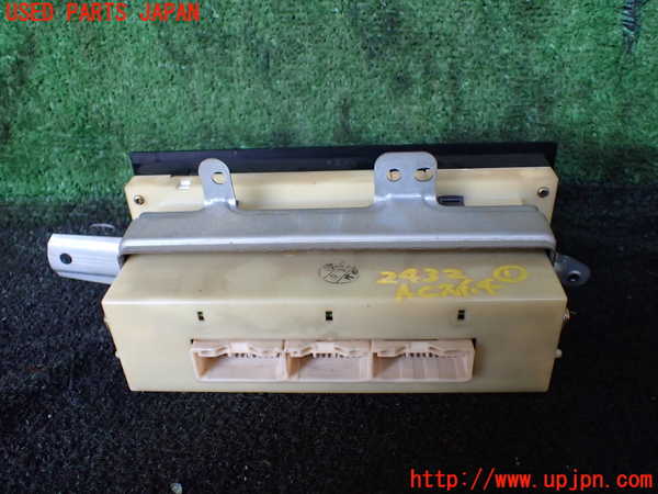 5UPJ-24326066]ハイエースワゴン100系(KZH100G)エアコンスイッチ1 中古_m0003.jpg
