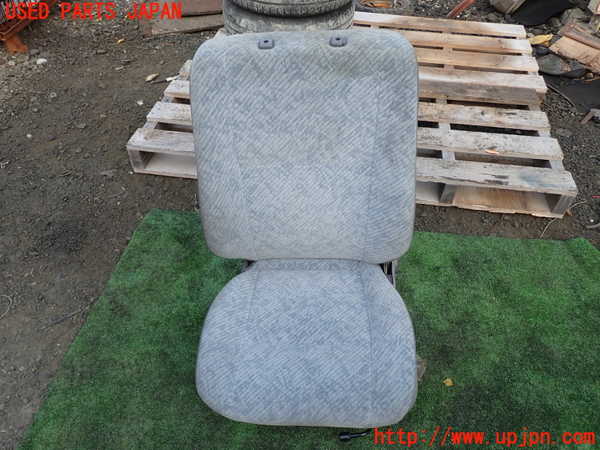 5UPJ-24327065]ハイエースワゴン100系(KZH100G)助手席シート 中古_m0001.jpg