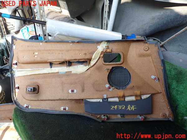 5UPJ-24321234]ハイエースワゴン100系(KZH100G)右前ドア内張り 中古_m0004.jpg