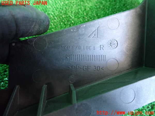 2UPJ-24331140]BMW X3(PA25)右ヘッドライトリム 中古 (E83)_m0003.jpg