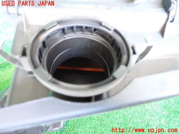 2UPJ-24332560]BMW X3(PA25)エアクリーナーボックス 中古 (E83)_m0002.jpg