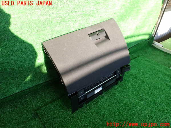2UPJ-24337516]BMW X3(PA25)グローブボックス1 中古 (E83)_m0001.jpg