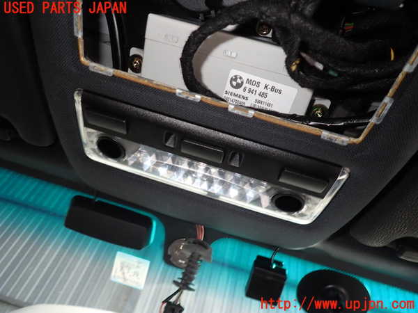 2UPJ-24336411]BMW X3(PA25)ルームランプ1 (真中 1列目) 中古 (E83)_m0001.jpg