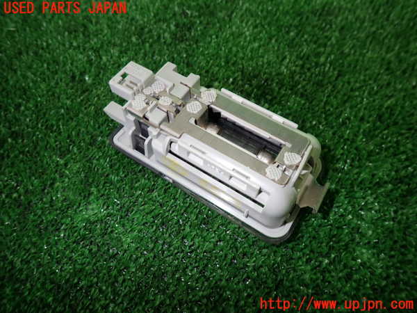 2UPJ-24336413]BMW X3(PA25)ルームランプ3 (左 2列目) 中古 (E83)_m0002.jpg