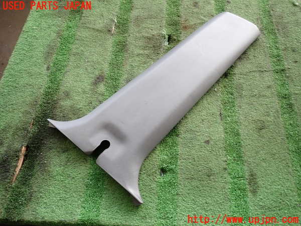 5UPJ-24347665]ランクルプラド(KZJ78W)右センターピラートリム 中古_m0001.jpg