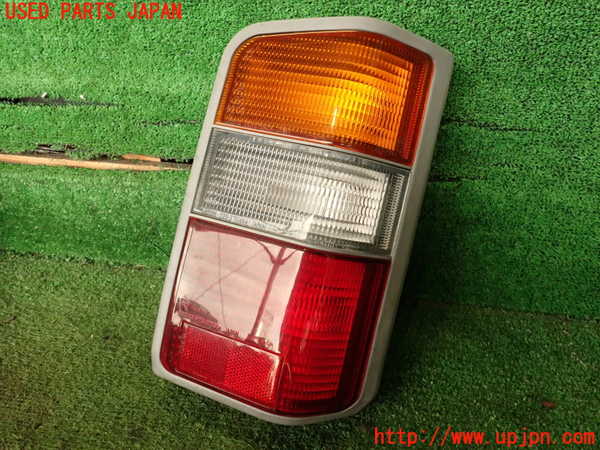 2UPJ-24351530]デリカ スターワゴン(P25W)右テールランプ 【ジャンク品】 中古_m0001.jpg