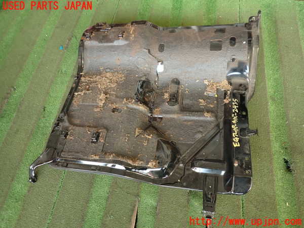 2UPJ-24352160]デリカ スターワゴン(P25W)エンジンアッパーカバー 中古_m0001.jpg