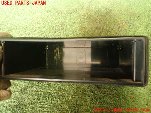 2UPJ-24357841]デリカ スターワゴン(P25W)小物入れ1 中古_m0002.jpg