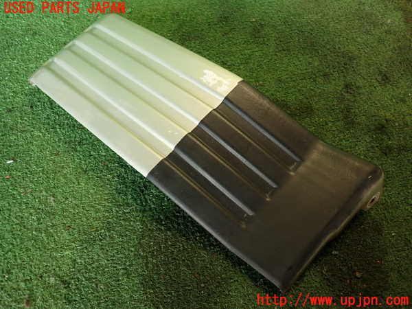 2UPJ-24361102]デリカ スターワゴン(P35W)左前コーナーパネル 中古_m0001.jpg