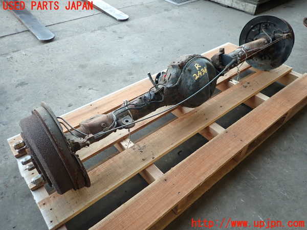 2UPJ-24364400]デリカ スターワゴン(P35W)リアデフホーシング 中古_m0002.jpg