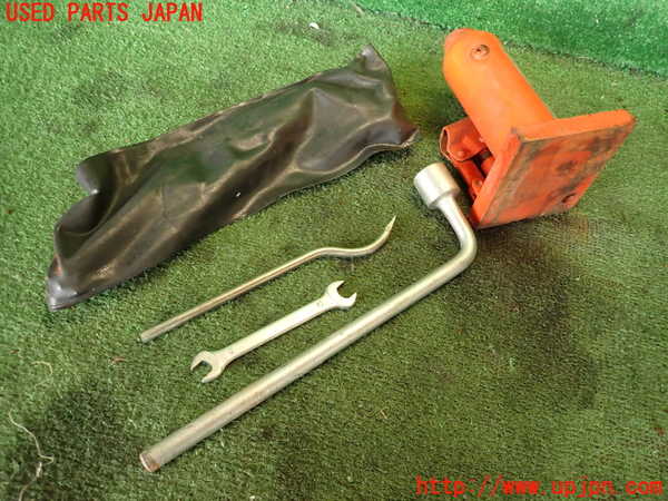 2UPJ-24367805]デリカ スターワゴン(P35W)車載工具 中古_m0002.jpg