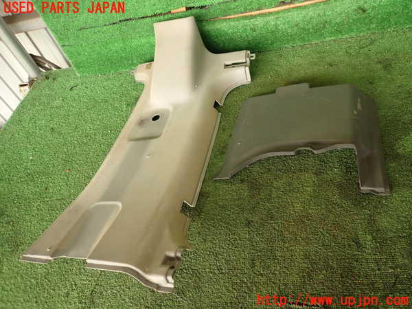 2UPJ-24367665]デリカ スターワゴン(P35W)右センターピラートリム 中古_m0001.jpg