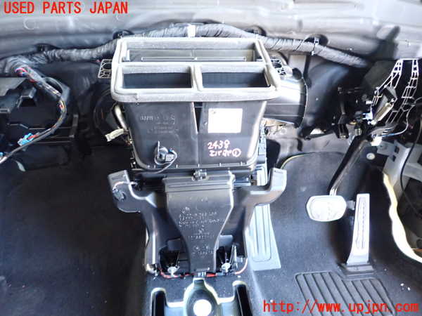 2UPJ-24386081]BMW X2(YH15)エバポレーター1 中古 （F39）_m0001.jpg