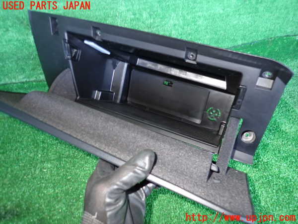 2UPJ-24387516]BMW X2(YH15)グローブボックス1 中古 （F39）_m0003.jpg