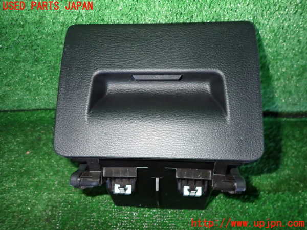 2UPJ-24387841]BMW X2(YH15)小物入れ1 中古 （F39）_m0001.jpg