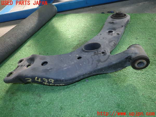1UPJ-24395176]エスティマハイブリッド(AHR20W)右フロントロアアーム1 中古_m0001.jpg
