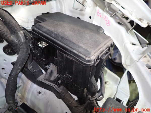 1UPJ-24396742]エスティマハイブリッド(AHR20W)ヒューズボックス2 中古_m0001.jpg