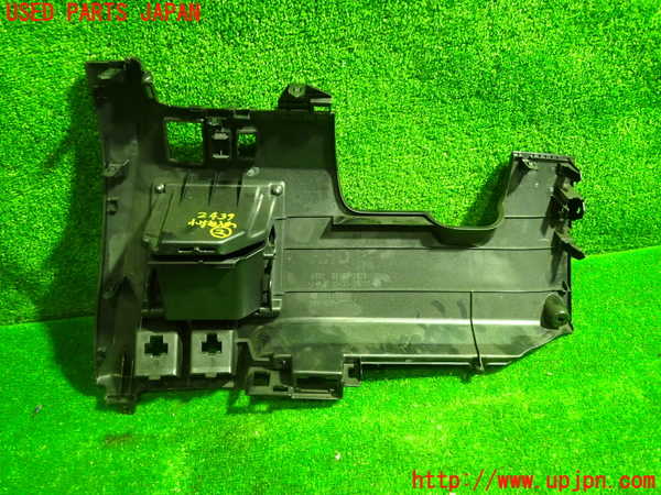 1UPJ-24397842]エスティマハイブリッド(AHR20W)小物入れ2 中古_m0002.jpg